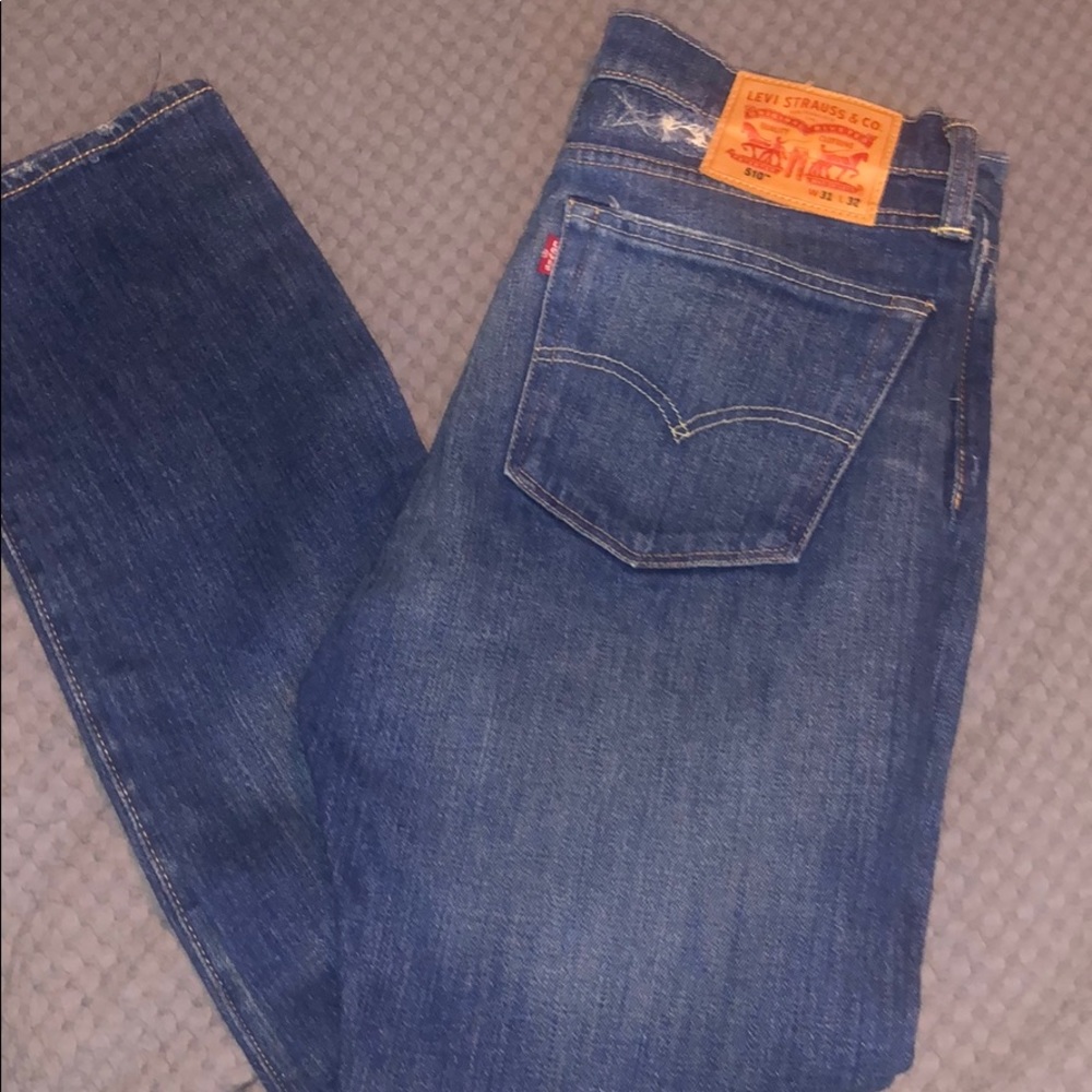 Men’s distressed Levi’s